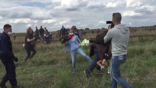 Mültecilere tekme atan kameraman kadın özür diledi