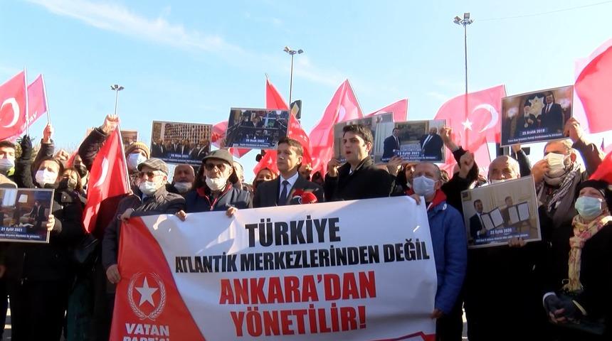 Vatan Partisi'nden İBB önünde Ekrem İmamoğlu protestosu! 'BOP eş başkanlığına mı soyundunuz?'