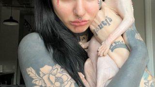 Vücudunun büyük bir bölümünü dövmelerle kaplattı! Vücut modifikasyonlarından önceki halini paylaşınca takipçilerini şaşırttı