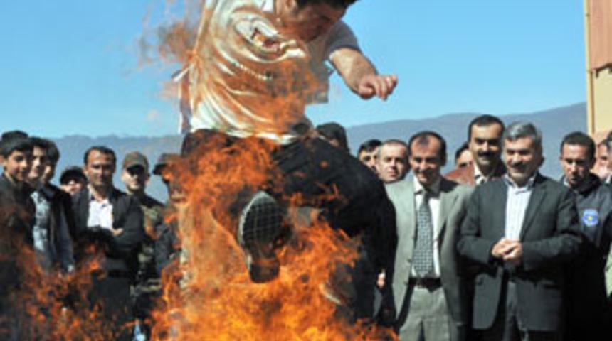 Yemekler, bebekler didik didik arandı