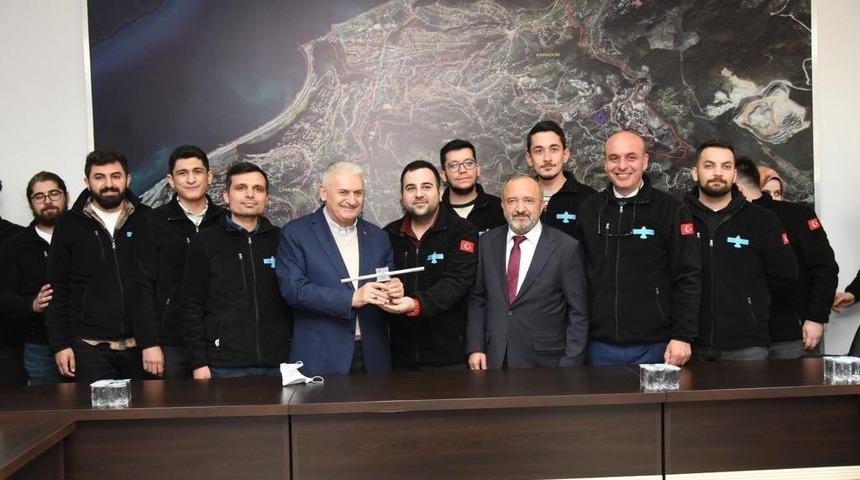 Grizu-263A Uzay Takımı ile buluşan AK Parti Genel Başkanvekili Binali Yıldırım: Güzel iş başardınız