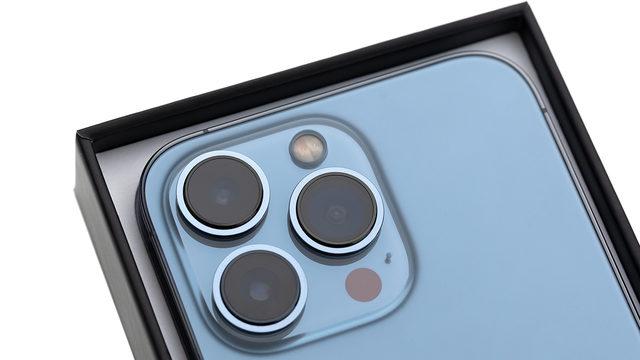 iPhone 13 Pro Max satın aldı, paketi açtığında ise büyük şoka uğradı!