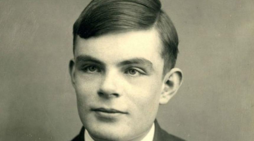 Eşcinsellikle suçlanan Turing'e Kraliyet Affı