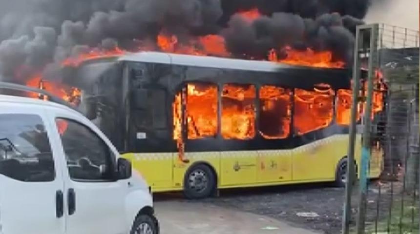 İETT otobüsü alev topuna döndü... "Her şey 3 dakika içinde gerçekleşti"
