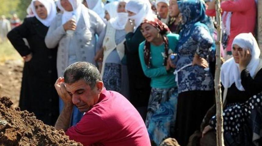 Mardin'de öldürülen 5 kişi toprağa verildi