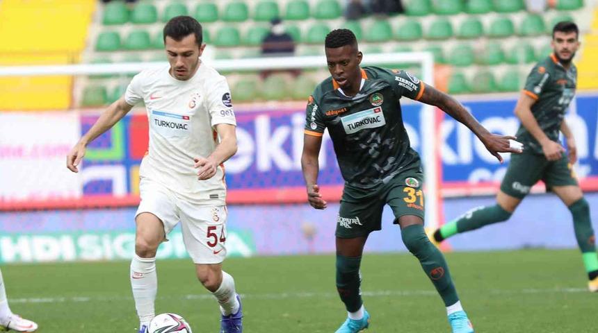 Torrent puanla tanıştı! Galatasaray, Alanya deplasmanından bir puanla döndü
