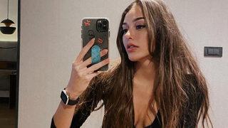 Dilan Çiçek Deniz sarı saçlı yeni imajını paylaştı: Robot Sophia diyebilir miyiz?