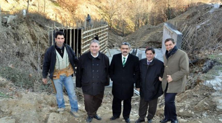 Tehlikeli viraja yeni köprü