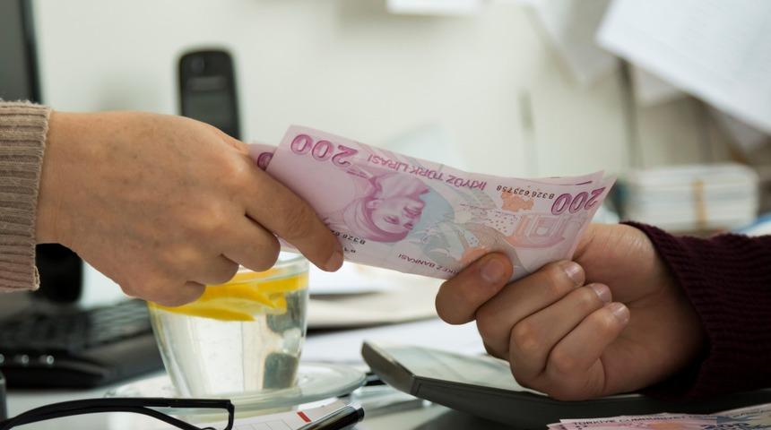 İhtiyaç kredisi faiz oranları zirve yaptı! Vatandaş aldırmadı: 1 haftada tam 1,7 milyar lira…