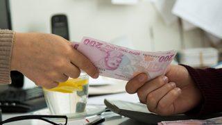 İhtiyaç kredisi faiz oranları zirve yaptı! Vatandaş aldırmadı: 1 haftada tam 1,7 milyar lira…