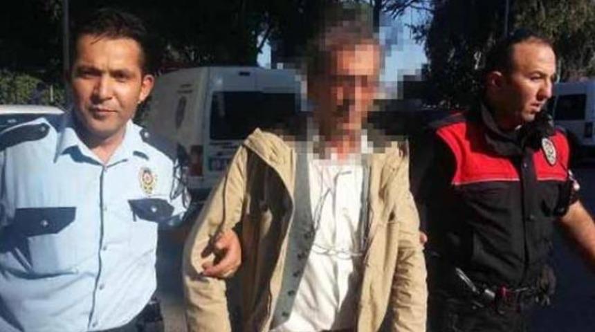 Liselilerin etek altı fotoğraflarını &ccedil;ekti