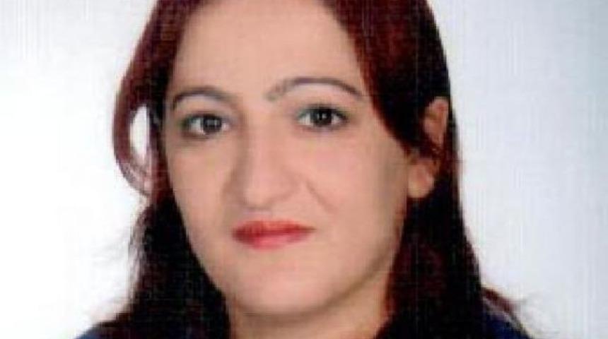 Eşini arayıp intihar edeceğini söyledikten sonra kendini astı