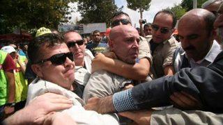 Bekir Bozdağ'a saldıran kişi karakolluk oldu