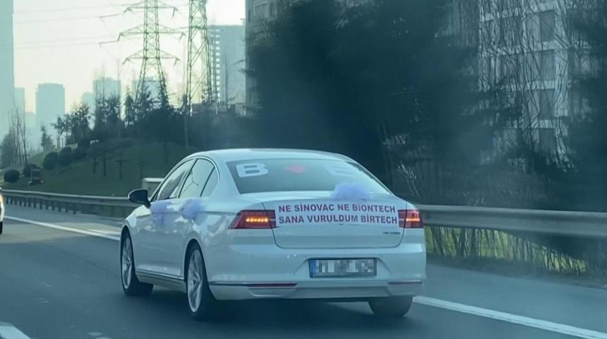 Ümraniye’de gelin arabasıyla gülümseten mesaj! "Ne Sinovac, Ne Biontech..."