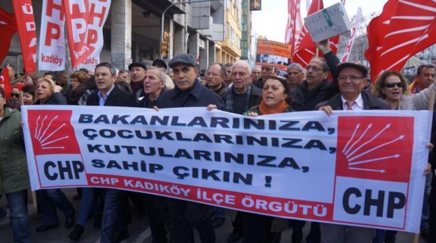 Kadıköy mitingi, ayakkabı kutulu yürüyüşle başladı
