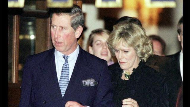 1999 yılında Prens Charles ve Camilla, Ritz Otel'den ayrılırken ilk kez bir arada görüntülendi.