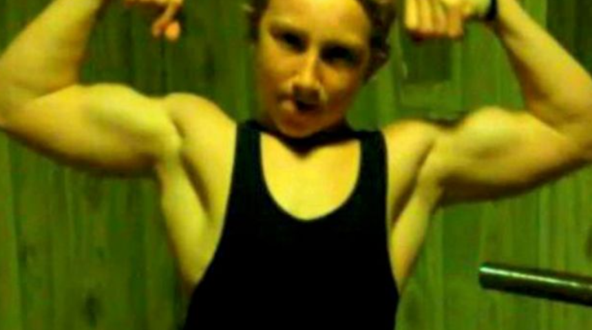 Sadece 11 yaşında vücut geliştirme bağımlısı oldu! Dünyanın en güçlü çocuğu olarak ünlendi