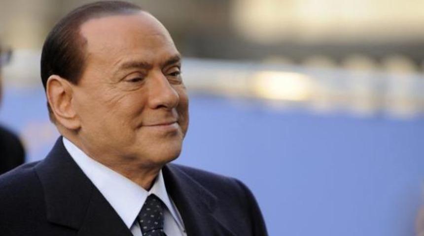 İtalya'da h&uuml;k&uuml;met krizi