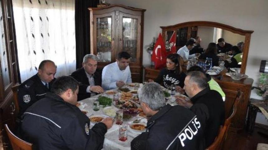 155 İmdat Hattı'ndan polislere yemek daveti