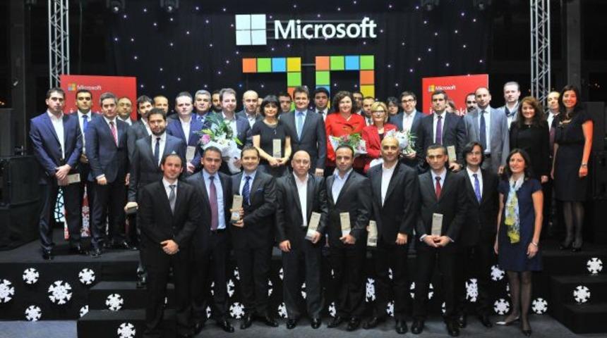 Microsoft, iş ortaklarına ödüller yağdırdı