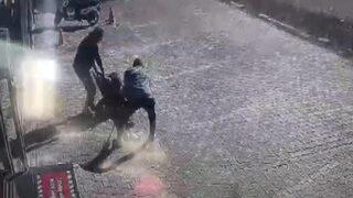 Antalya’da yasaklı cins sokak köpeği dehşeti! Canlarını zor kurtardılar