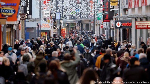 Bavyera korona kısıtlamalarını gevşetiyor