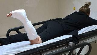 Işın Karaca konserde kaza geçirdi! Hastaneden paylaştı