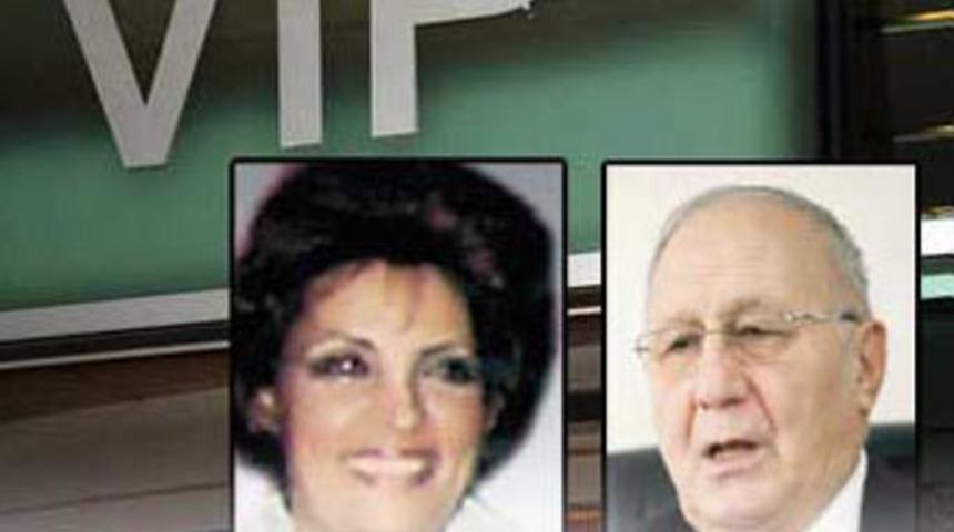 Paşa'dan Bakan'a aşk baskını!