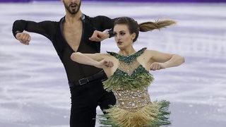 Kış Olimpiyatları'nda Fransız patencinin talihsiz anları! Göğsü açılınca puan kaybetti