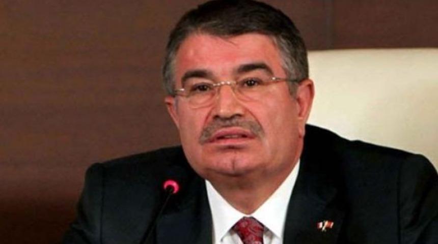 İdris Naim Şahin istifa etti