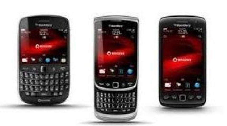 BlackBerry iki telefonu iptal etti