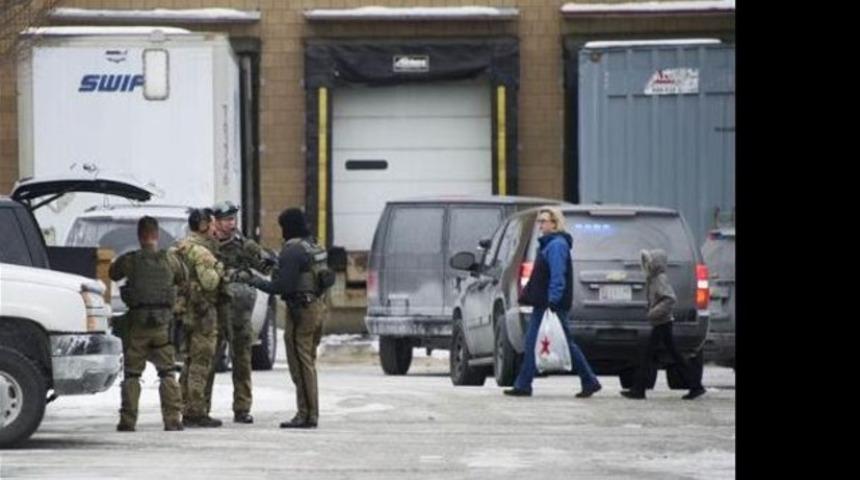 AVM'de silahlı saldırı: 3 ölü