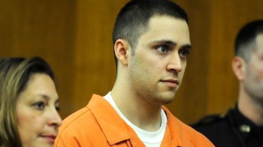 Tecav&uuml;zc&uuml; T&uuml;rk'e 28 yıl hapis