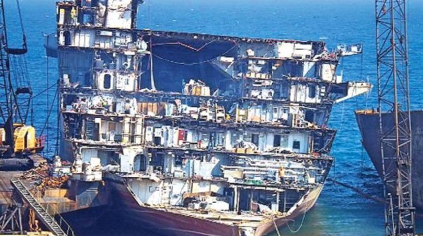 Kraliyet donanması İzmir'li hurdacıya muhta&ccedil;