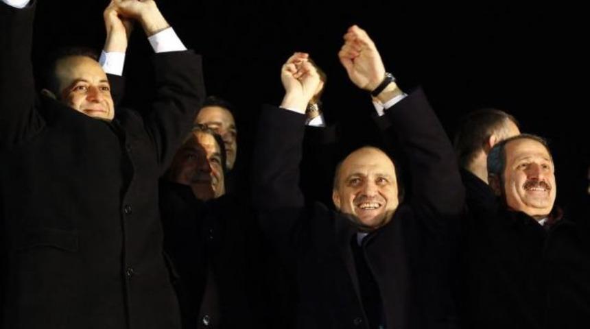 AKP'de istifaların gerekçesini İngilizce bilen biliyor