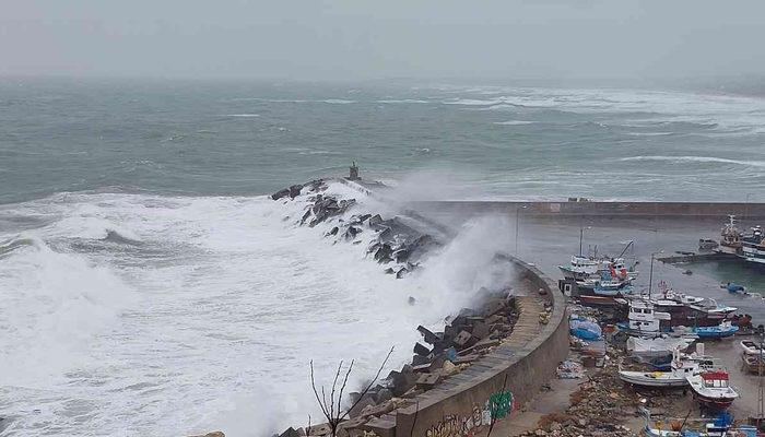 Meteoroloji uyarmıştı! İstanbul'da dev dalgalar... Balıkçı teknesini batırdı