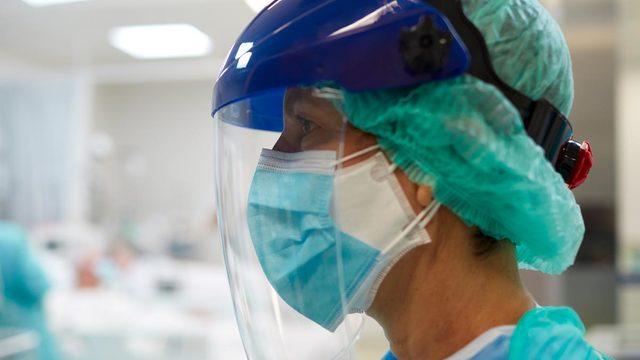 Prof. Dr. Tevfik Özlü’den Omicron uyarısı! Dalganın ortasındayız!