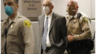 California Üniversitesi, binlerce hastaya cinsel tacizle suçlanan jinekolog için 250 milyon dolar ödeyecek