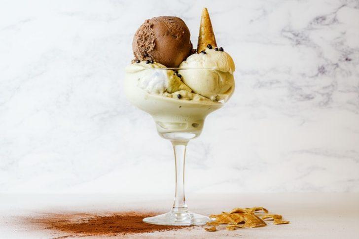 Dondurma sevenler buraya: Evde şekersiz dondurma tarifi