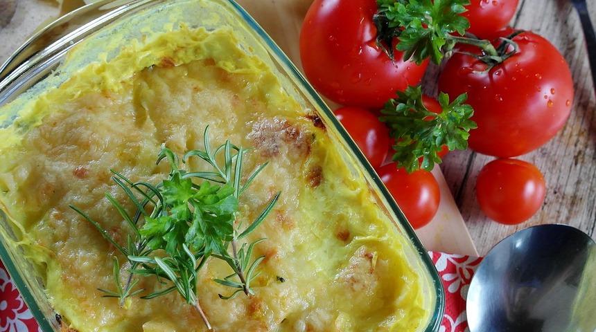 Kabağa haksızlık etmeyin, böylesi çok lezzetli: Beşamel soslu kabak graten