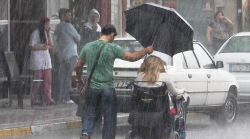 Yağmur altında insanlık dersi