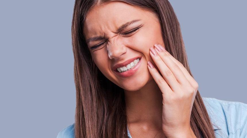 Diş ağrısını çeken bilir! Ağrıyı geçiren bu yöntemleri daha önce duymadınız
