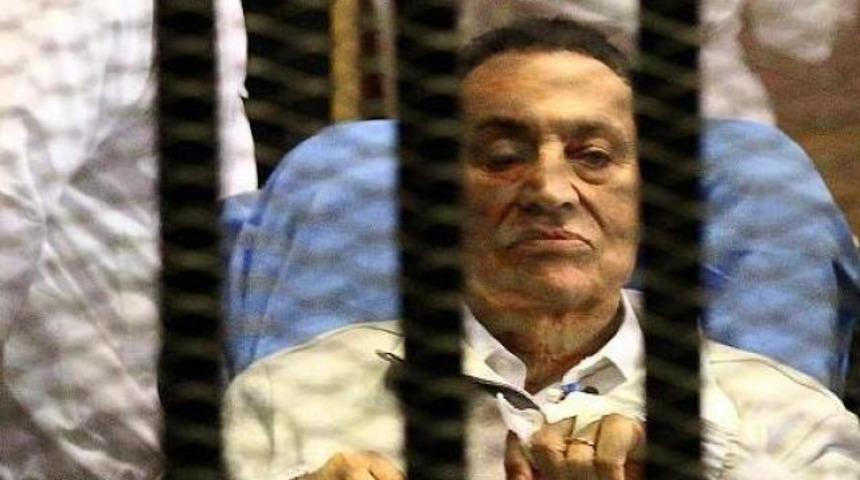 H&uuml;sn&uuml; M&uuml;barek bacağını kırdı