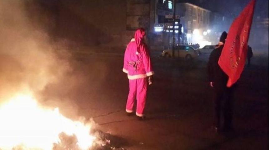 Ankara'da Noel Baba'lı eylem
