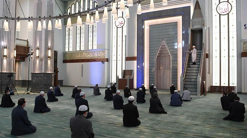 CUMA NAMAZI SAATİ 20 MAYIS 2022! Cuma namazı bugün saat kaçta kılınacak? Diyanet İstanbul, Ankara, İzmir il il Cuma namazı saatleri!