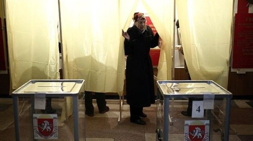Kırım'daki referandumda oy verme işlemi başladı