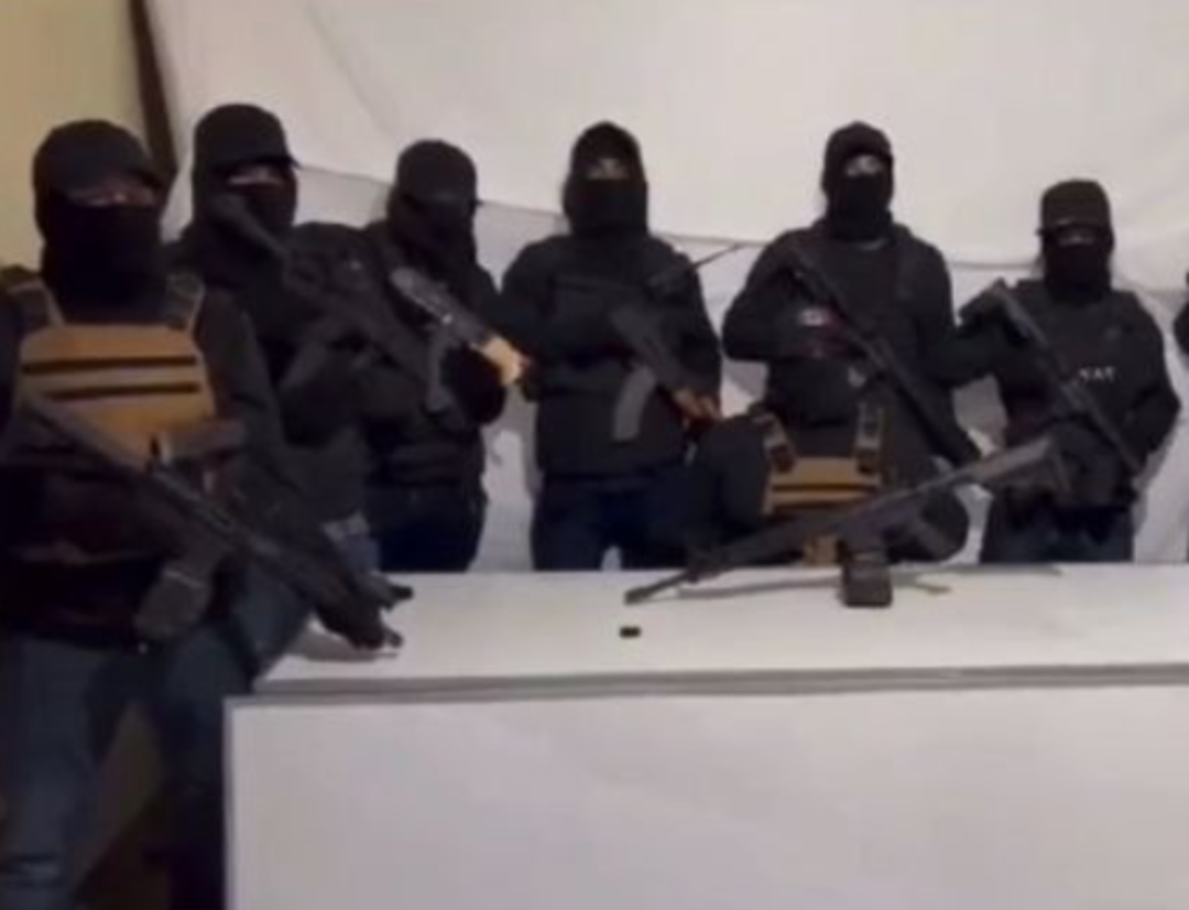 Meksika'da uyuşturucu &ccedil;etesi korku sa&ccedil;ıyor! Kafası &ccedil;&ouml;p torbasında bulundu