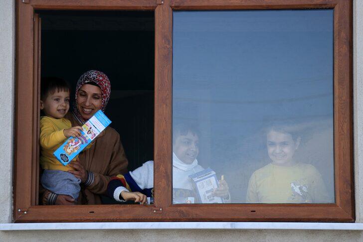 Kızlarını kaybettikleri hastalığı taşıyan 3 çocukları için mücadele veriyorlar G2