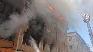 Son dakika: Güngören'de korku dolu anlar! Peş peşe patlamalar meydana geldi, alevler yükseliyor