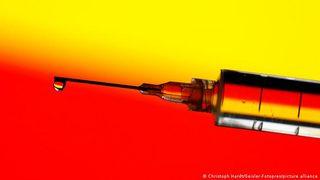 Almanya'da aşının yan etkileri tartışılıyor